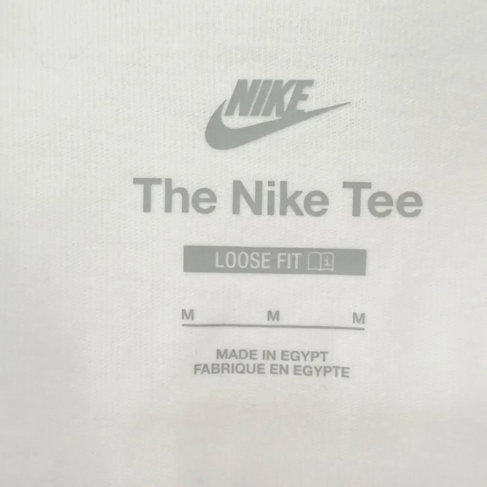 The Nike Tee Kids SZ M Long Sleeve Graphic T Shirt Athleticwear Athleisure‎ NWT